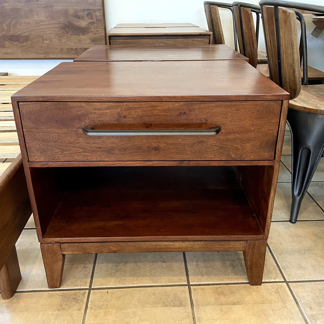 R2G Night Stand With USB - Sample