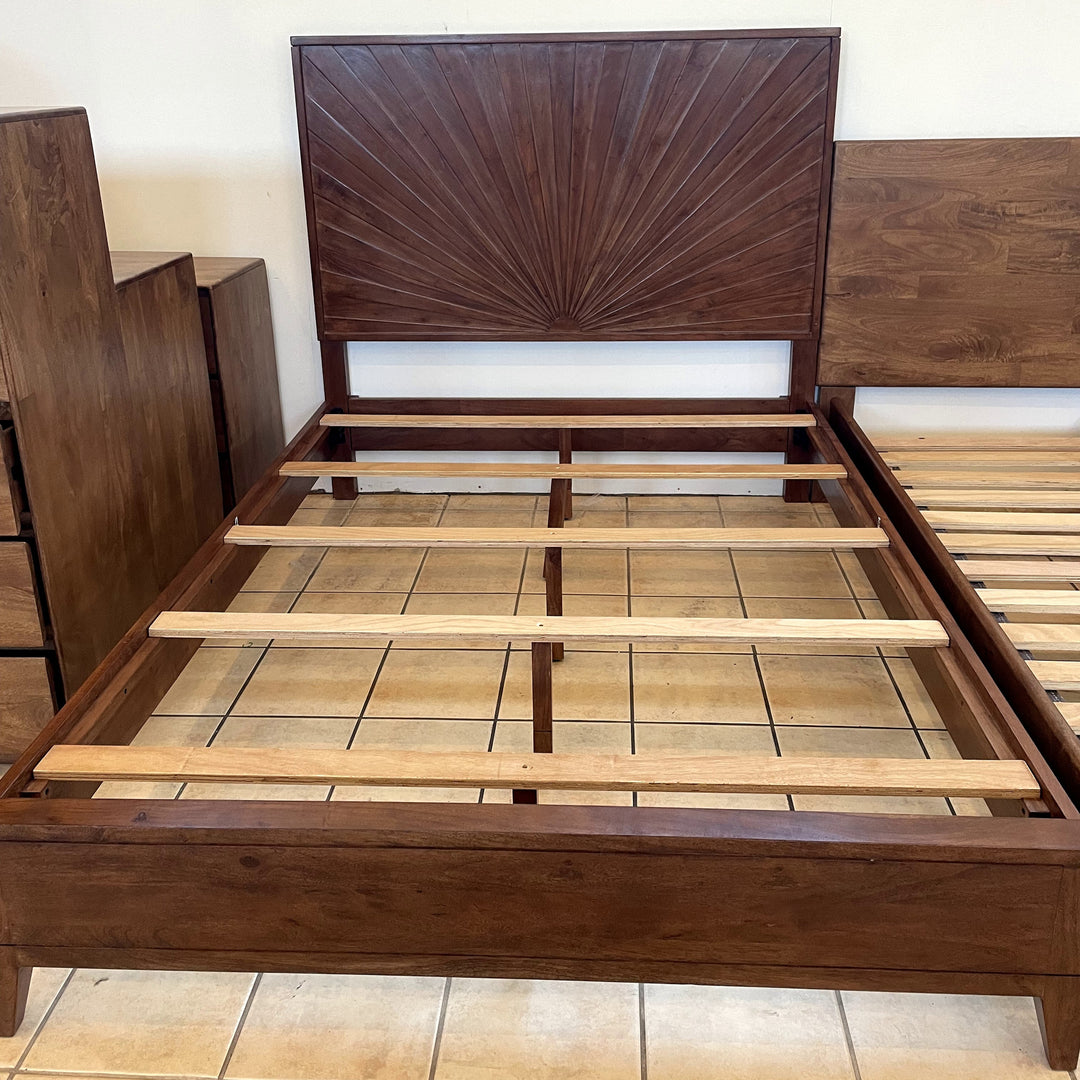 R2G Bed Queen - Sample