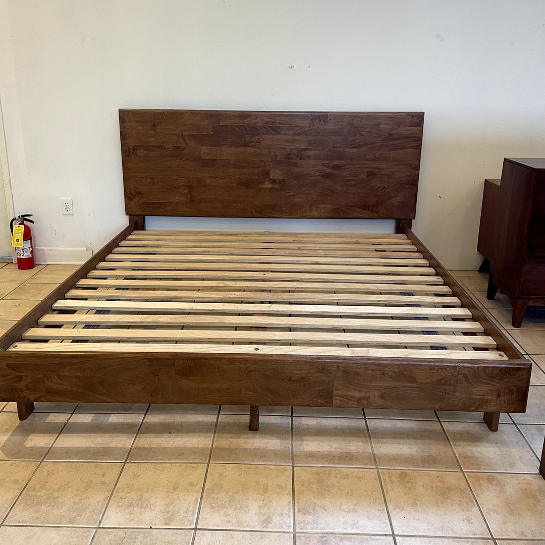 Ashely King Bed - Sample